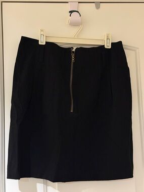 i(e Classic Vintage Black Mini Skirt with Front Metal Zip